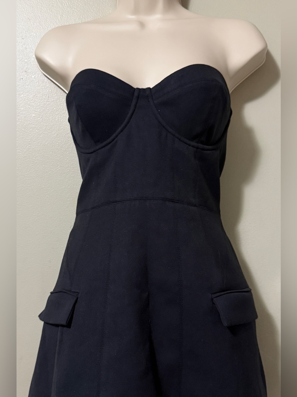 Oh Polly Arta Strapless Structured Tulip Mini Dress in Black — Size US 8 - Picture 6 of 8